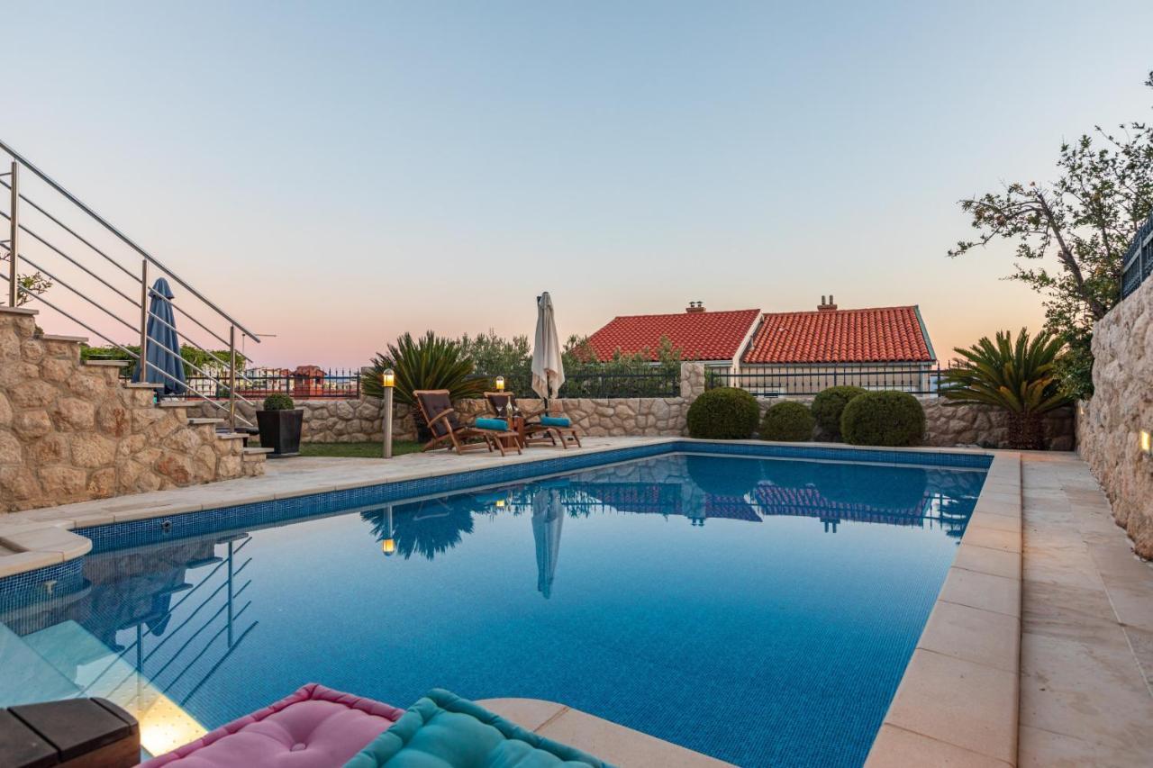 Villa Old Olive, 3Lovelyvillas 포드고라 외부 사진